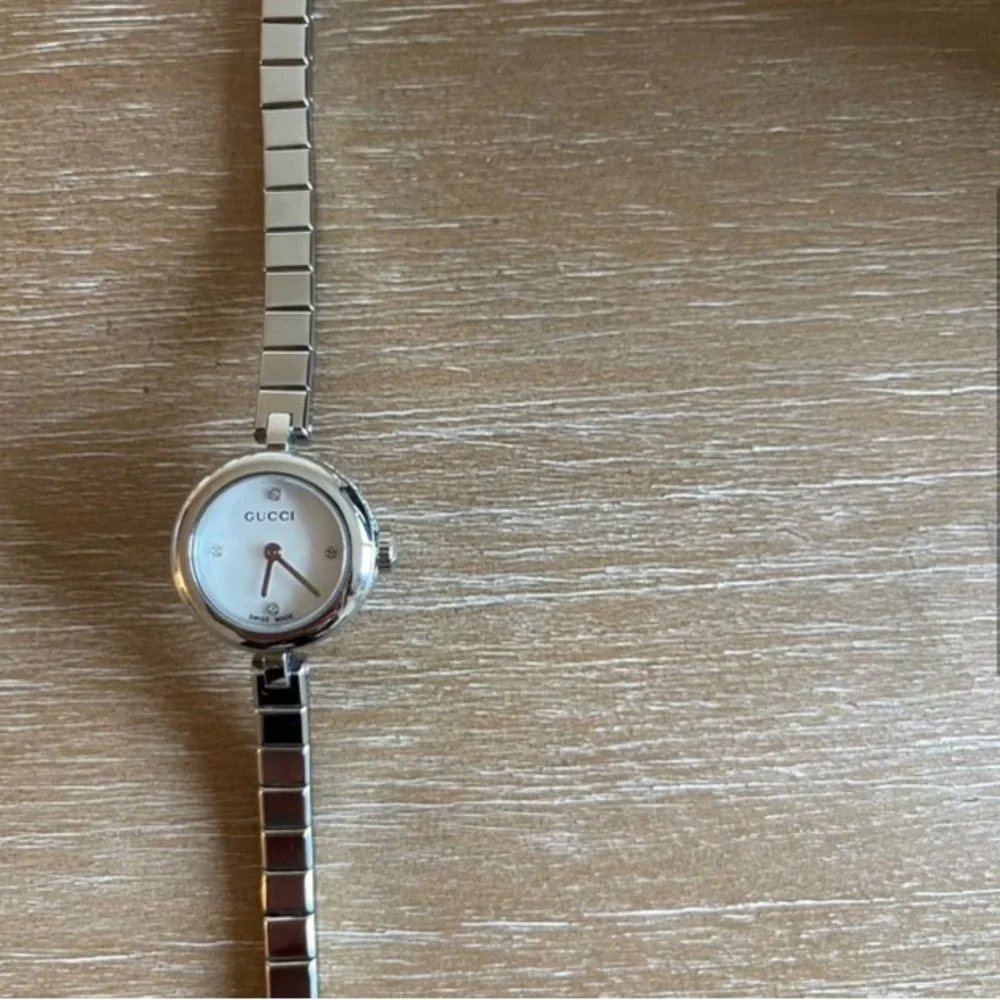 Gucci Women’s Watch - Picture 4 of 6